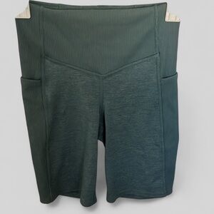 The North Face Green Heather Ribbed Piecing Womens Bike Shorts Sz S EUC